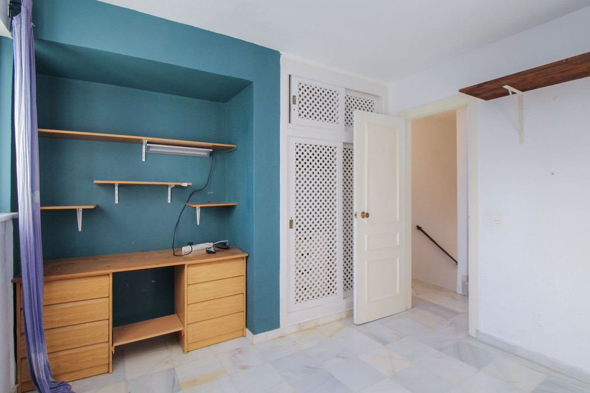 2 Bed, 2 Bath, ApartmentFor Sale, Nueva Andalucia, Malaga