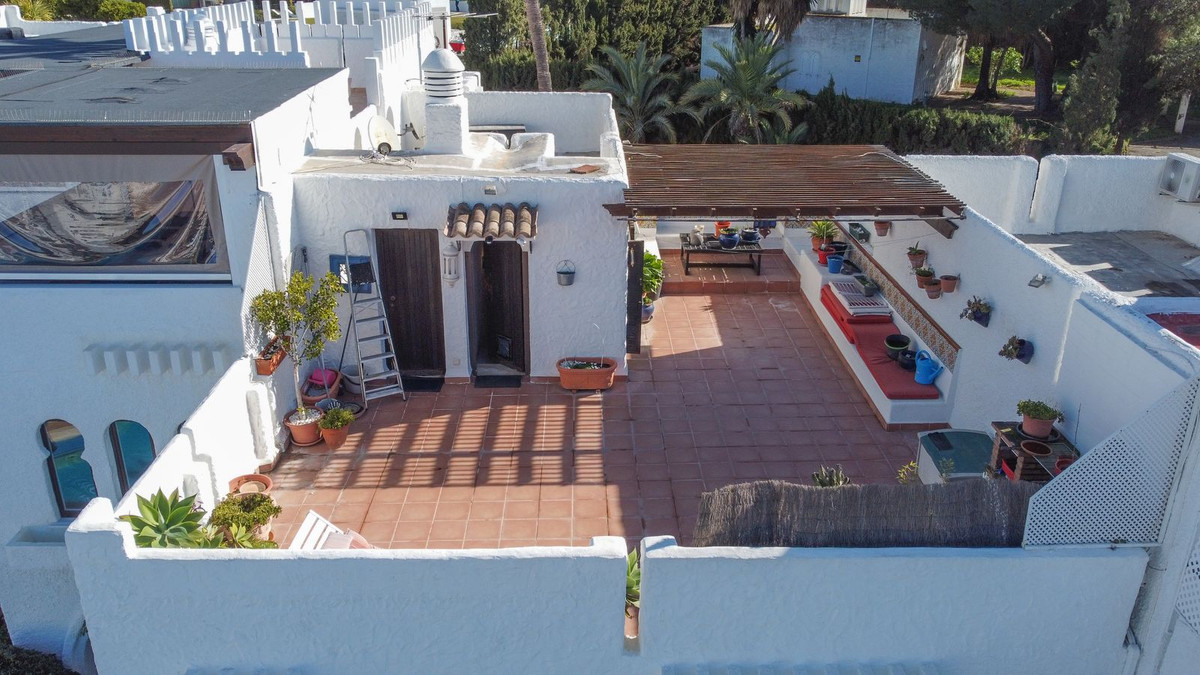 2 Bed, 2 Bath, ApartmentFor Sale, Nueva Andalucia, Malaga