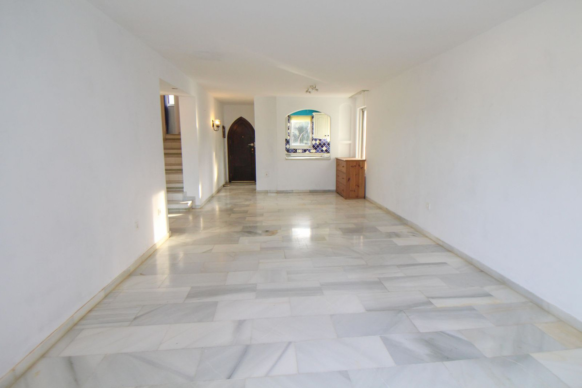 2 Bed, 2 Bath, ApartmentFor Sale, Nueva Andalucia, Malaga
