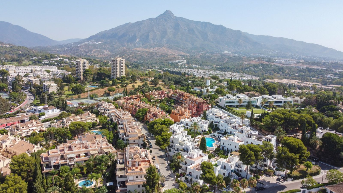 2 Bed, 2 Bath, ApartmentFor Sale, Nueva Andalucia, Malaga