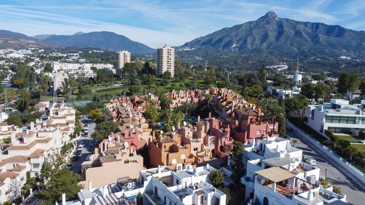 2 Bed, 2 Bath, ApartmentFor Sale, Nueva Andalucia, Malaga