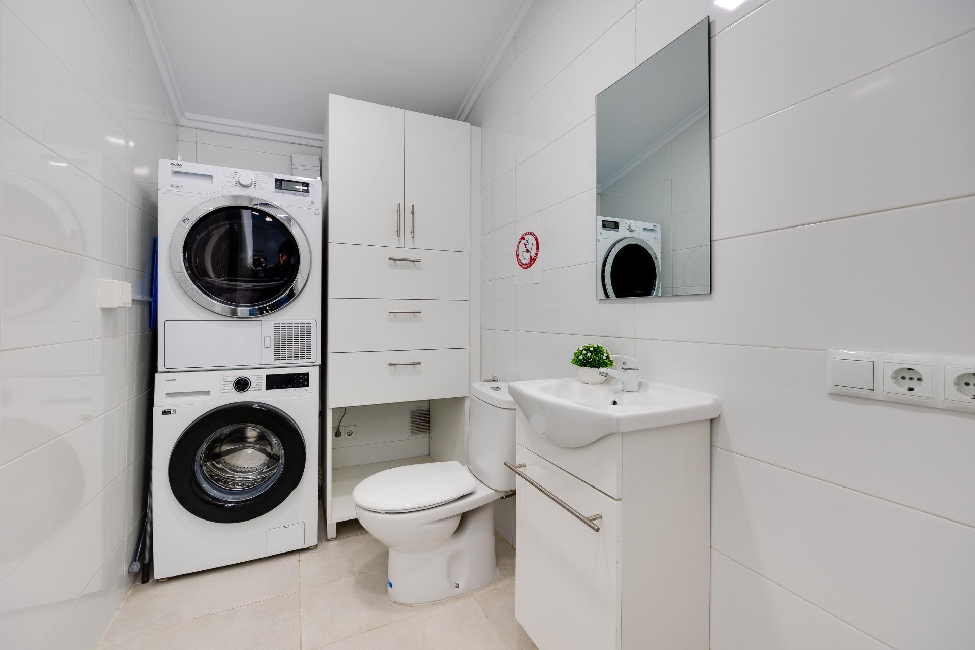 2 Bed, 1 Bath, HouseFor Sale, Torrevieja, Alicante