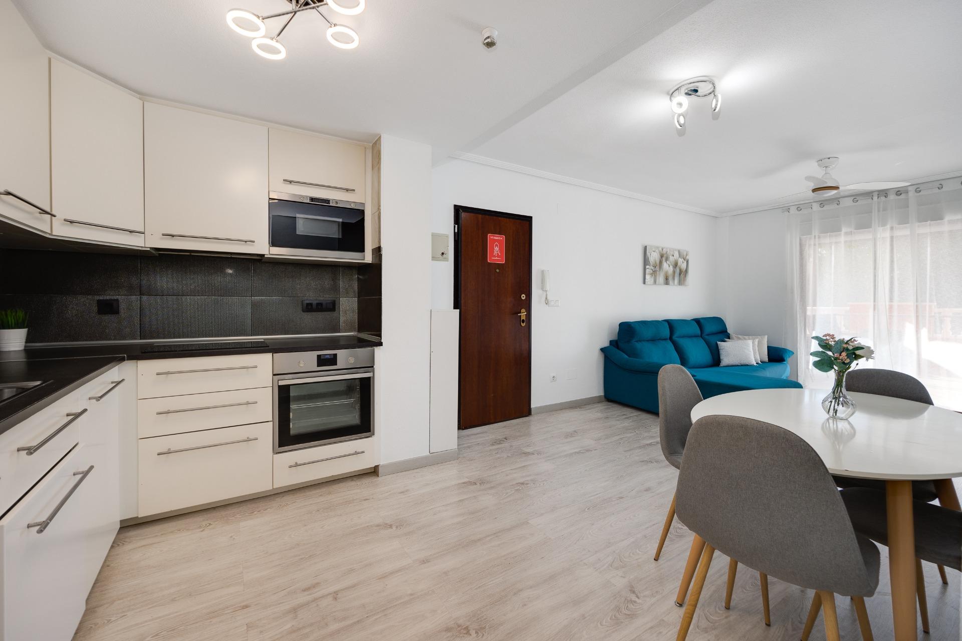 2 Bed, 1 Bath, HouseFor Sale, Torrevieja, Alicante