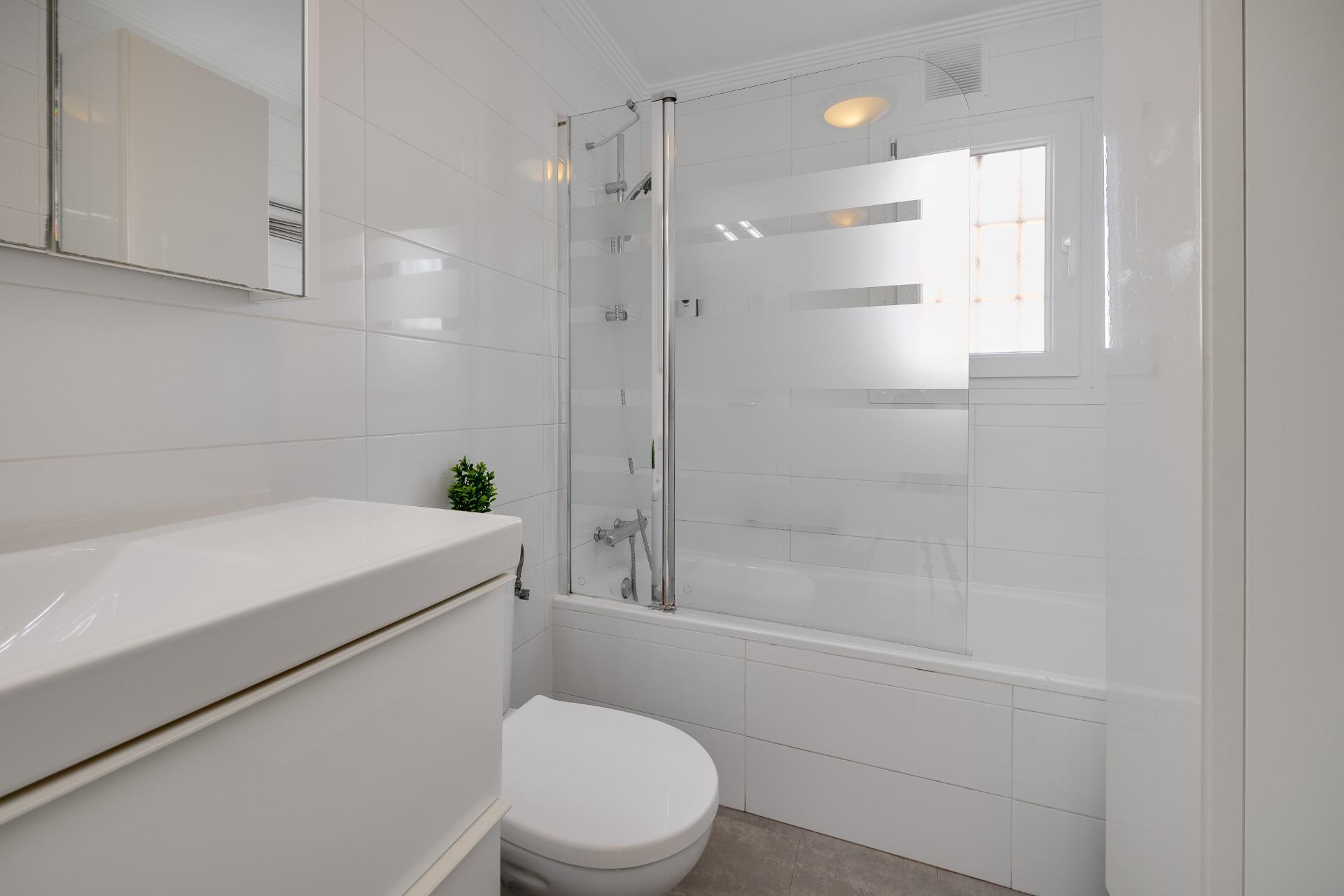 2 Bed, 1 Bath, HouseFor Sale, Torrevieja, Alicante