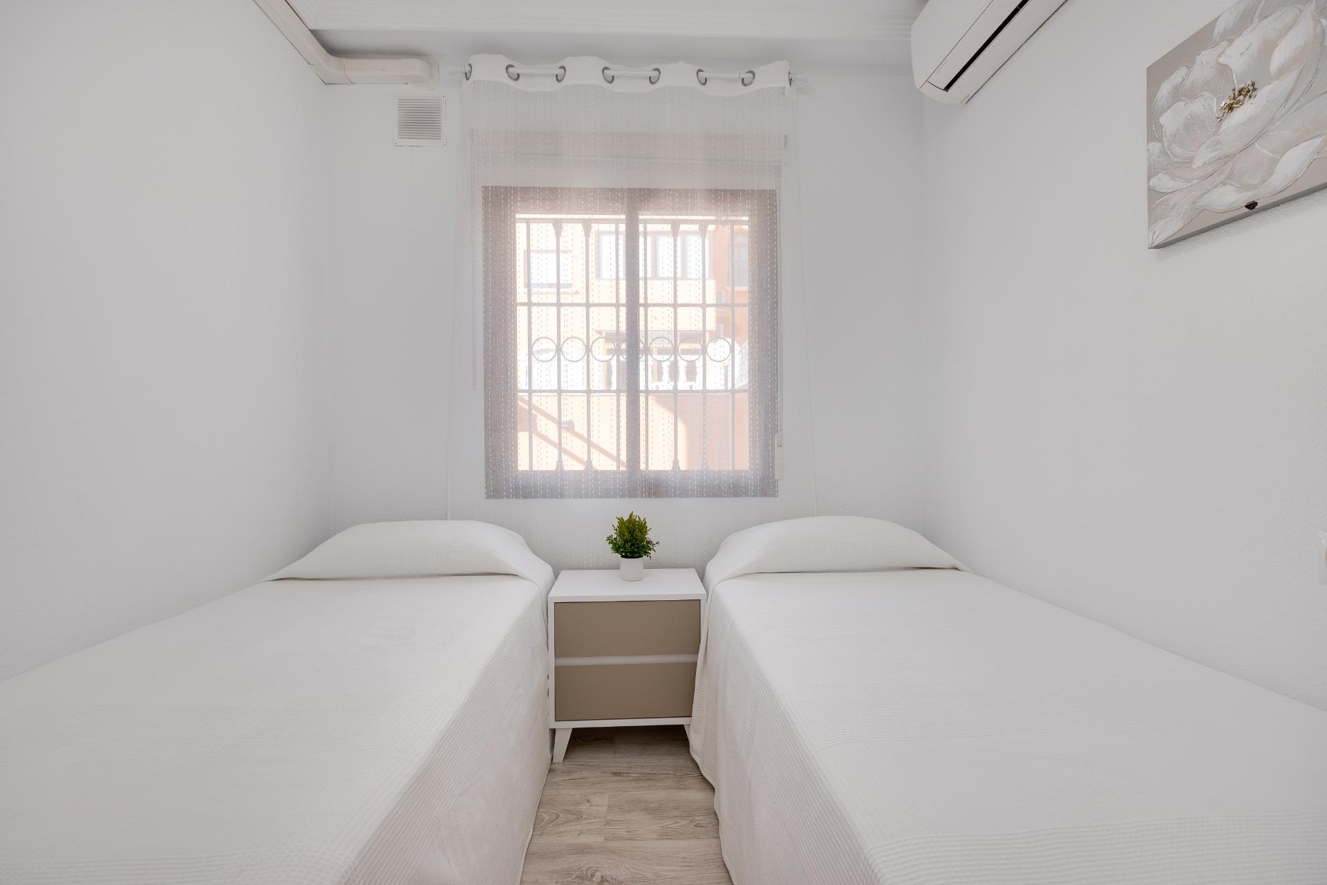 2 Bed, 1 Bath, HouseFor Sale, Torrevieja, Alicante