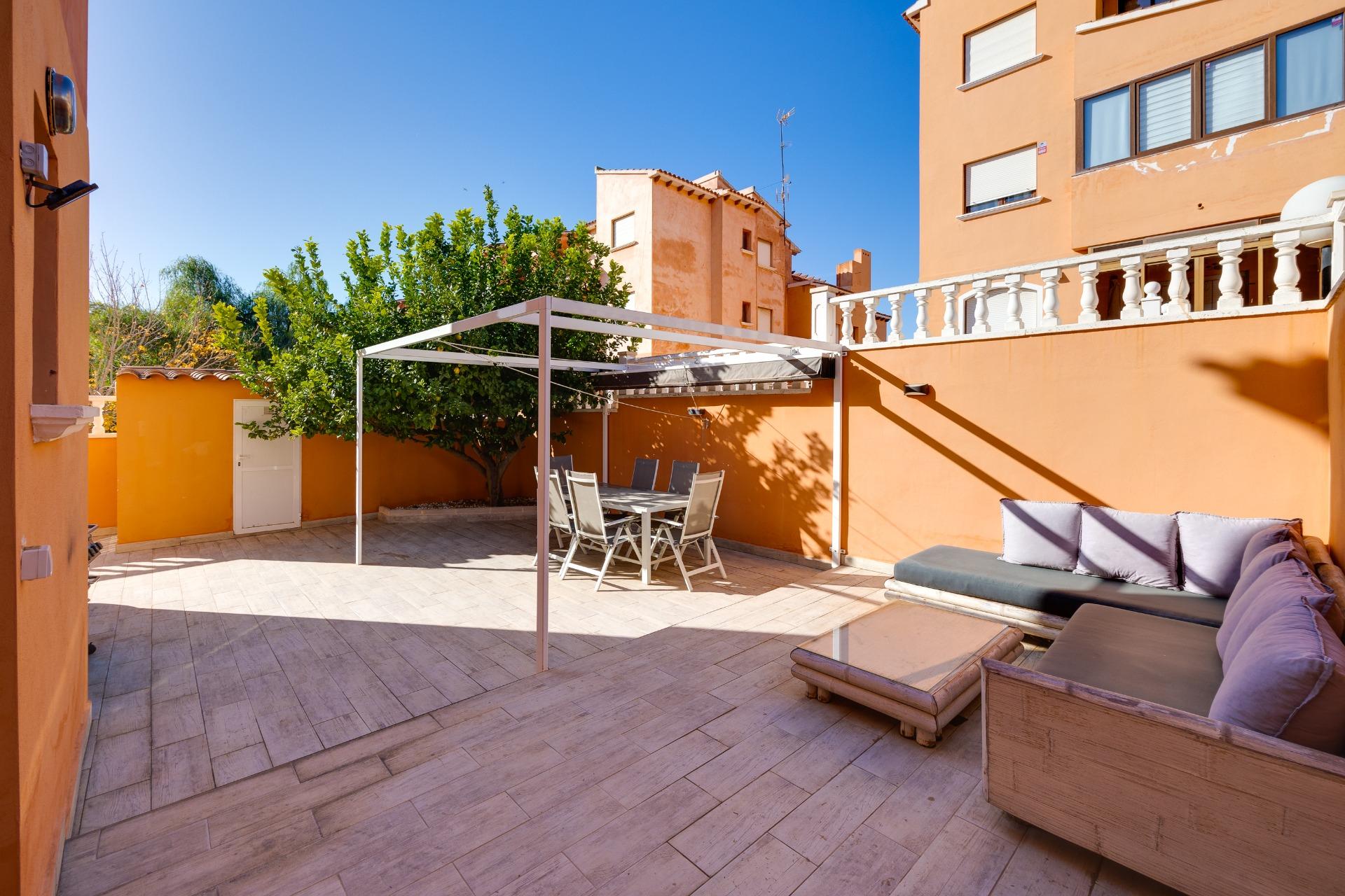 2 Bed, 1 Bath, HouseFor Sale, Torrevieja, Alicante