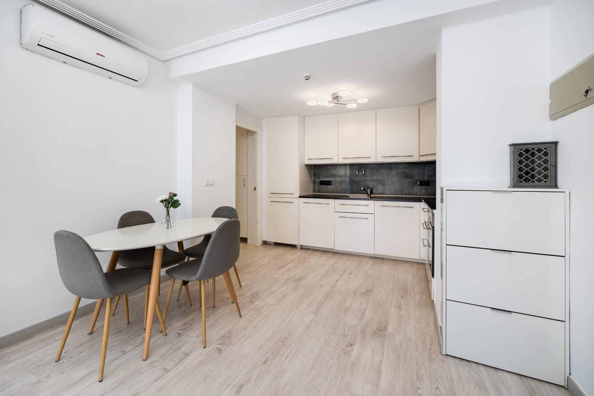 2 Bed, 1 Bath, HouseFor Sale, Torrevieja, Alicante