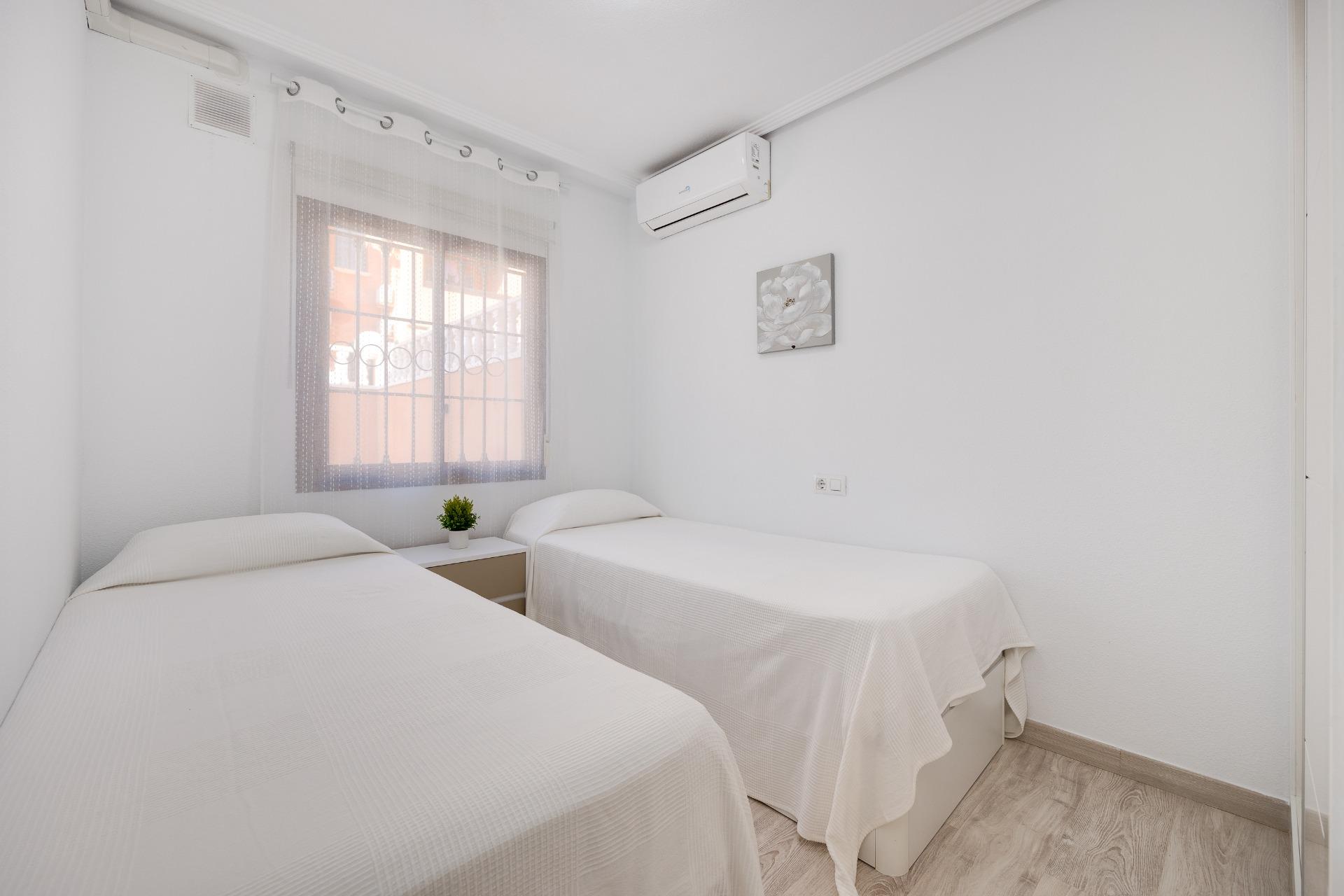2 Bed, 1 Bath, HouseFor Sale, Torrevieja, Alicante
