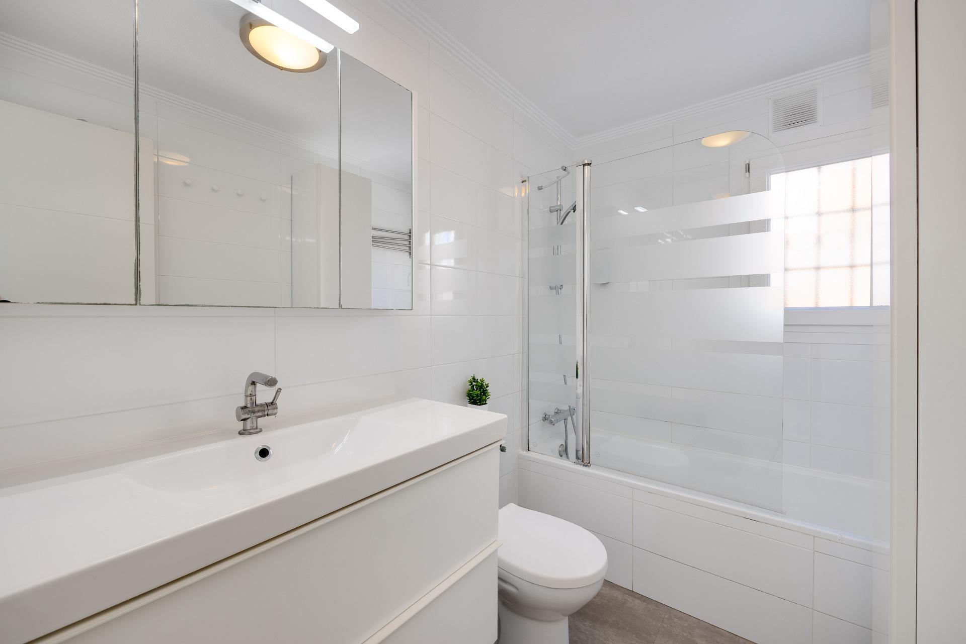 2 Bed, 1 Bath, HouseFor Sale, Torrevieja, Alicante