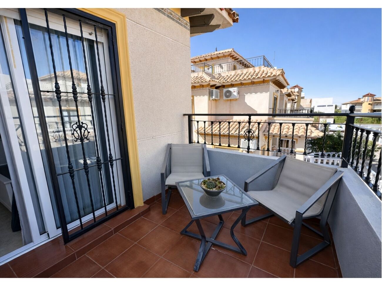 2 Bed, 1 Bath, HouseFor Sale, La Zenia, Alicante