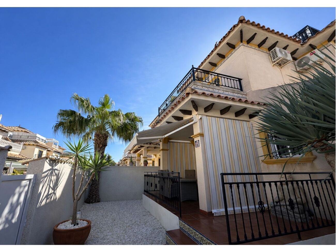 2 Bed, 1 Bath, HouseFor Sale, La Zenia, Alicante
