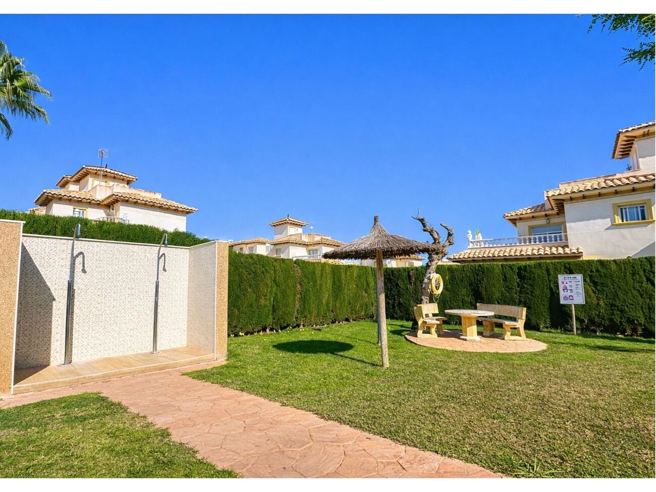 2 Bed, 1 Bath, HouseFor Sale, La Zenia, Alicante