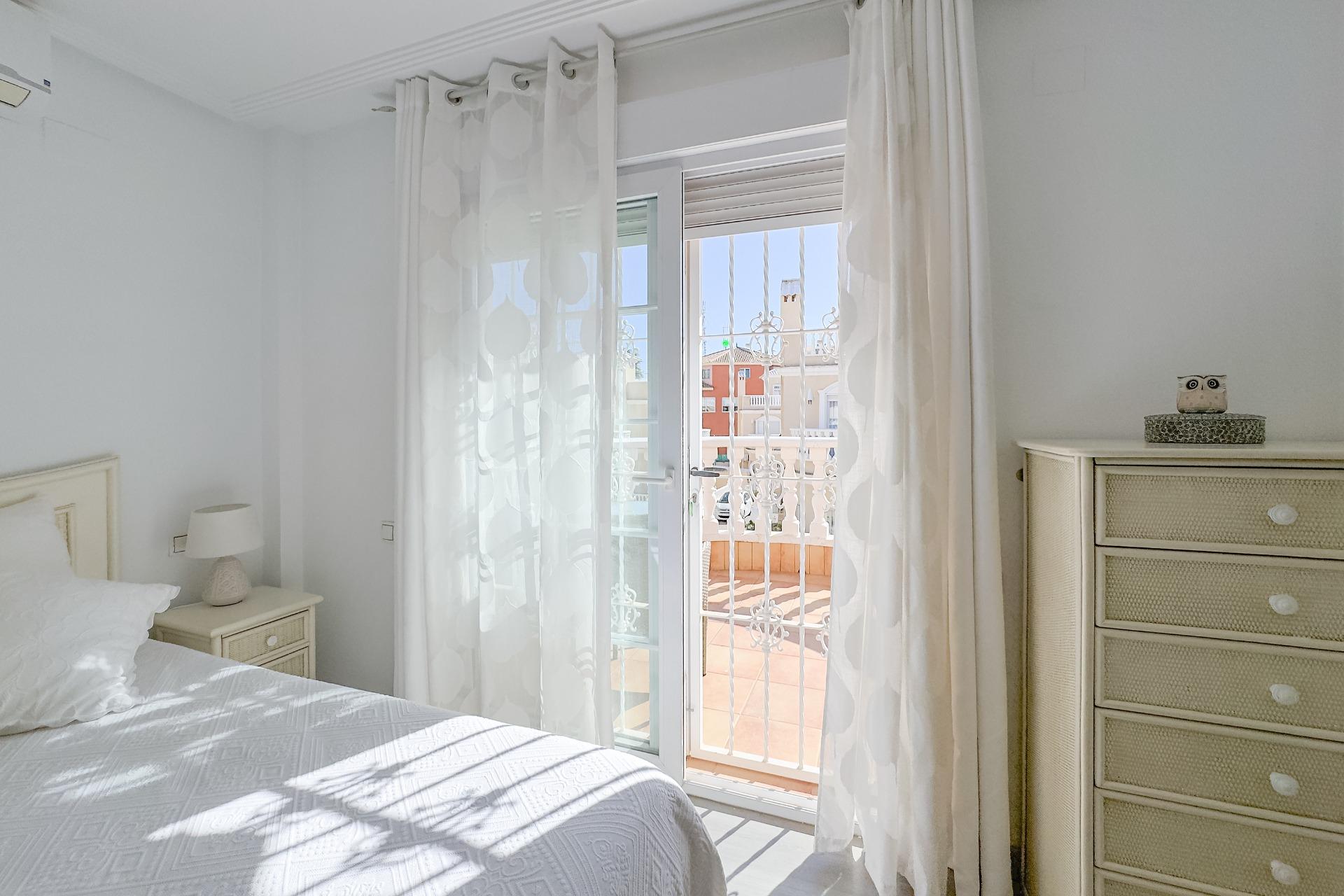 4 Bed, 1 Bath, HouseFor Sale, Orihuela Costa, Alicante