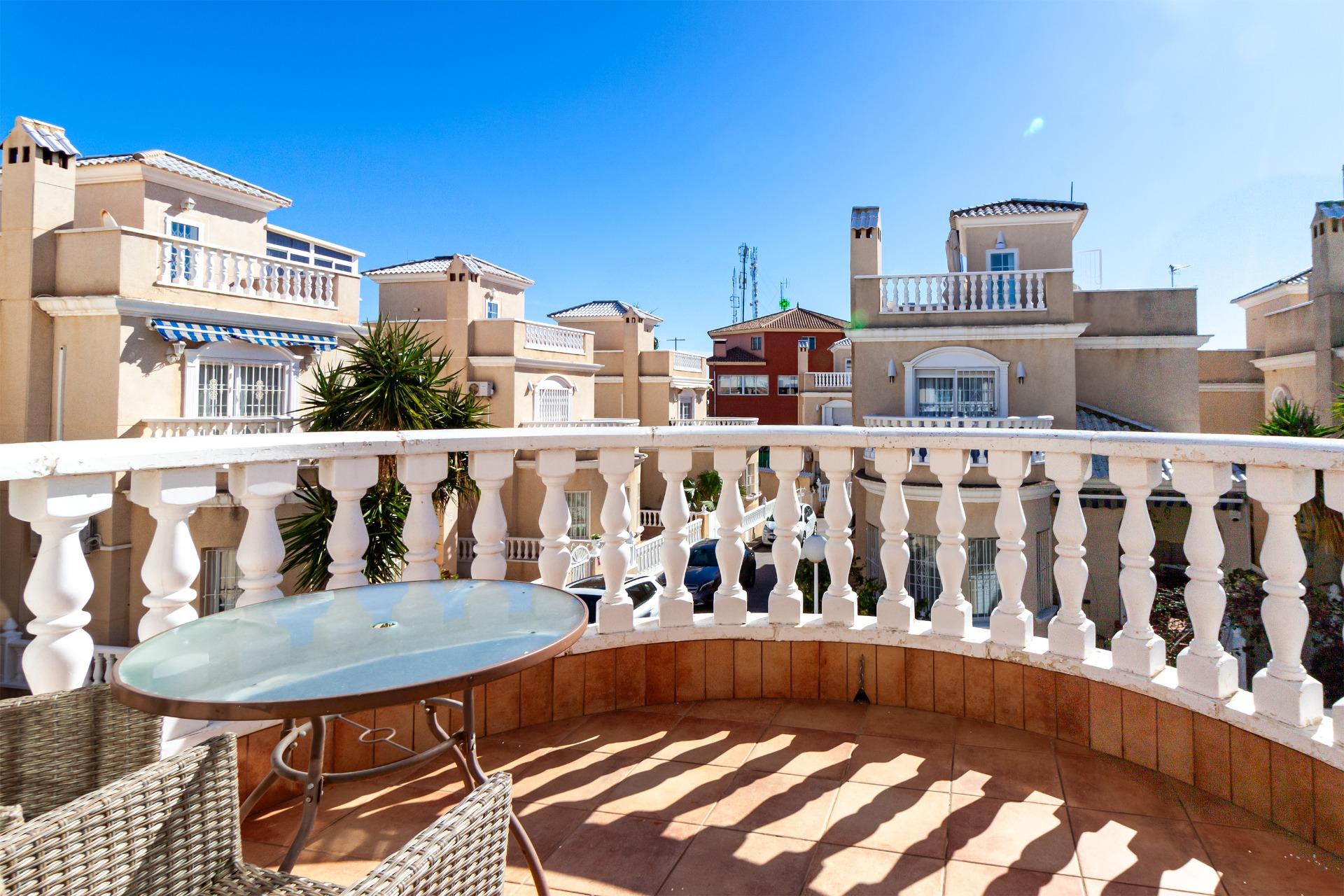 4 Bed, 1 Bath, HouseFor Sale, Orihuela Costa, Alicante