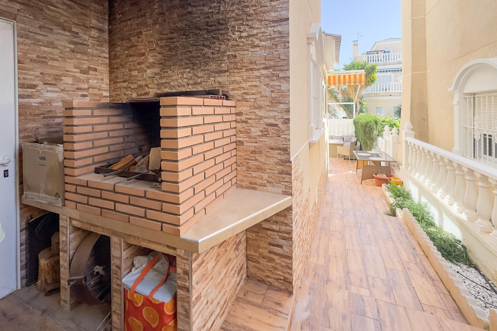 4 Bed, 1 Bath, HouseFor Sale, Orihuela Costa, Alicante