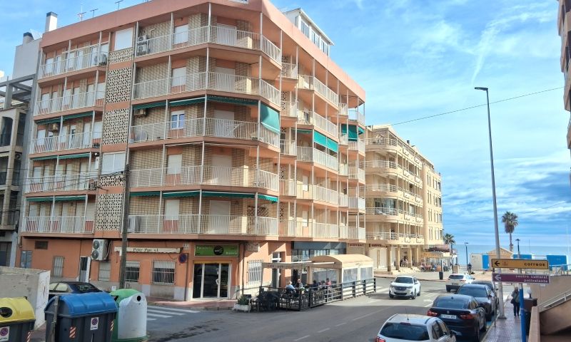 3 Bed, 1 Bath, ApartmentFor Sale, Torrevieja, Alicante