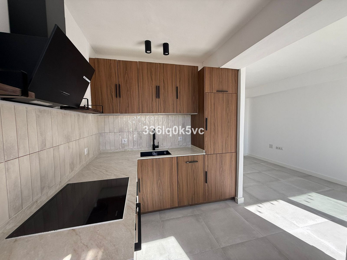 3 Bed, 2 Bath, ApartmentFor Sale, Malaga, Malaga