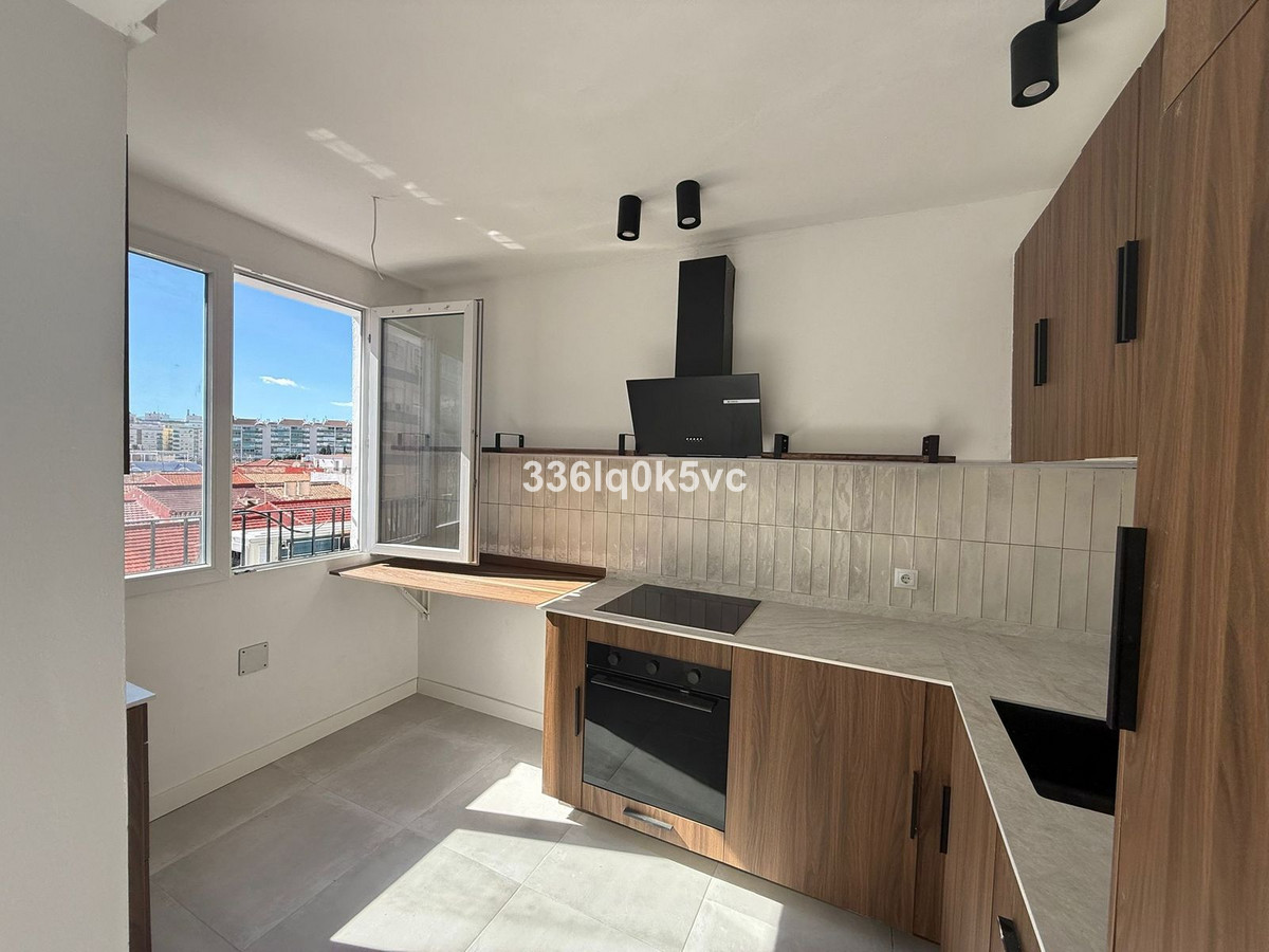 3 Bed, 2 Bath, ApartmentFor Sale, Malaga, Malaga