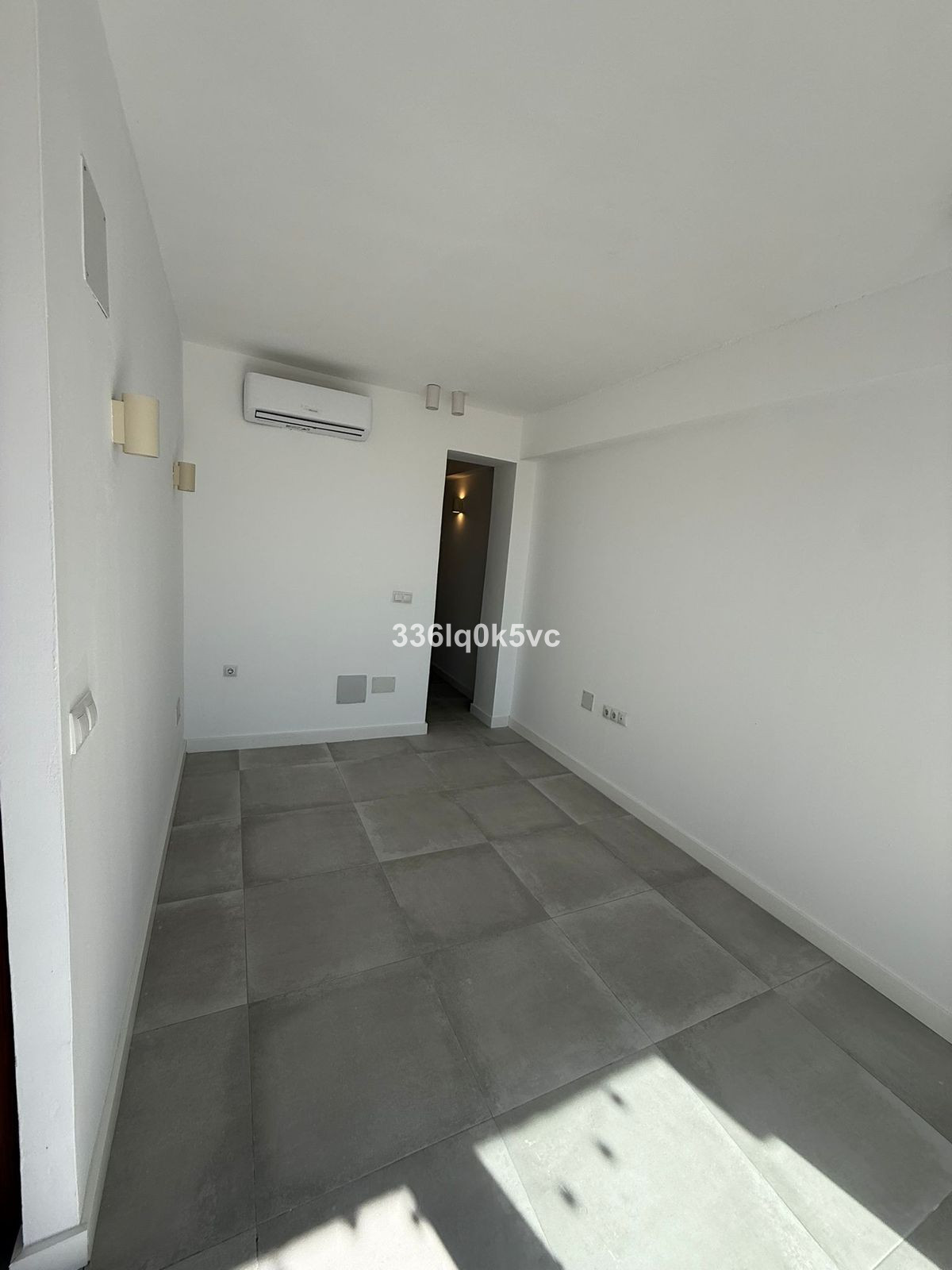 3 Bed, 2 Bath, ApartmentFor Sale, Malaga, Malaga