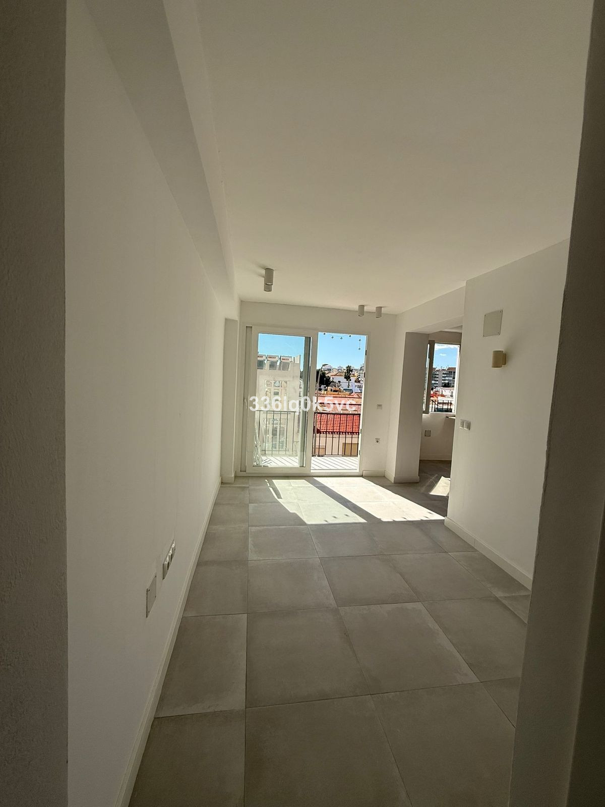 3 Bed, 2 Bath, ApartmentFor Sale, Malaga, Malaga