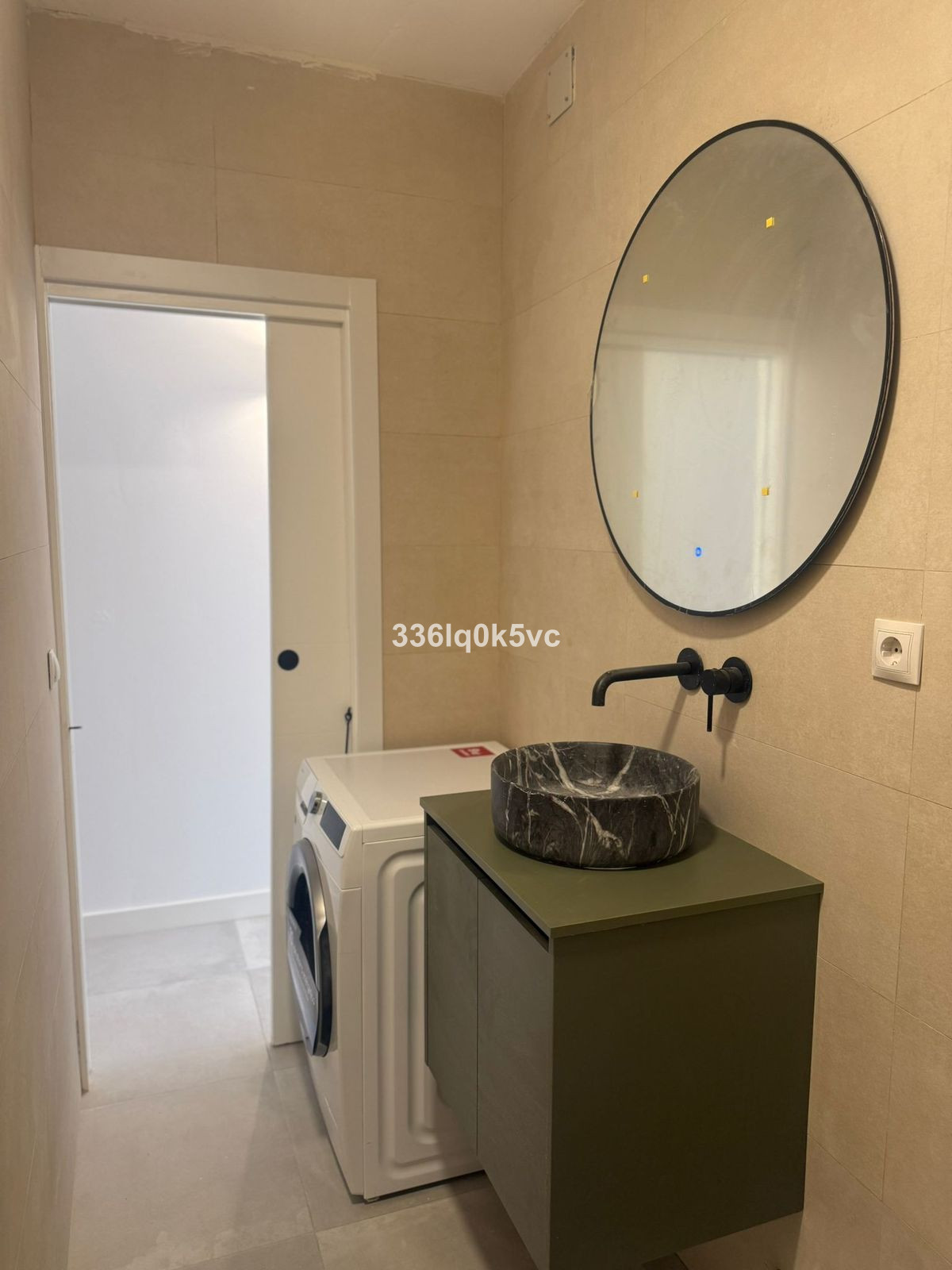 3 Bed, 2 Bath, ApartmentFor Sale, Malaga, Malaga