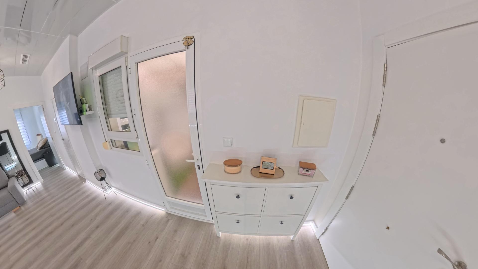 2 Bed, 1 Bath, ApartmentFor Sale, Torrevieja, Alicante