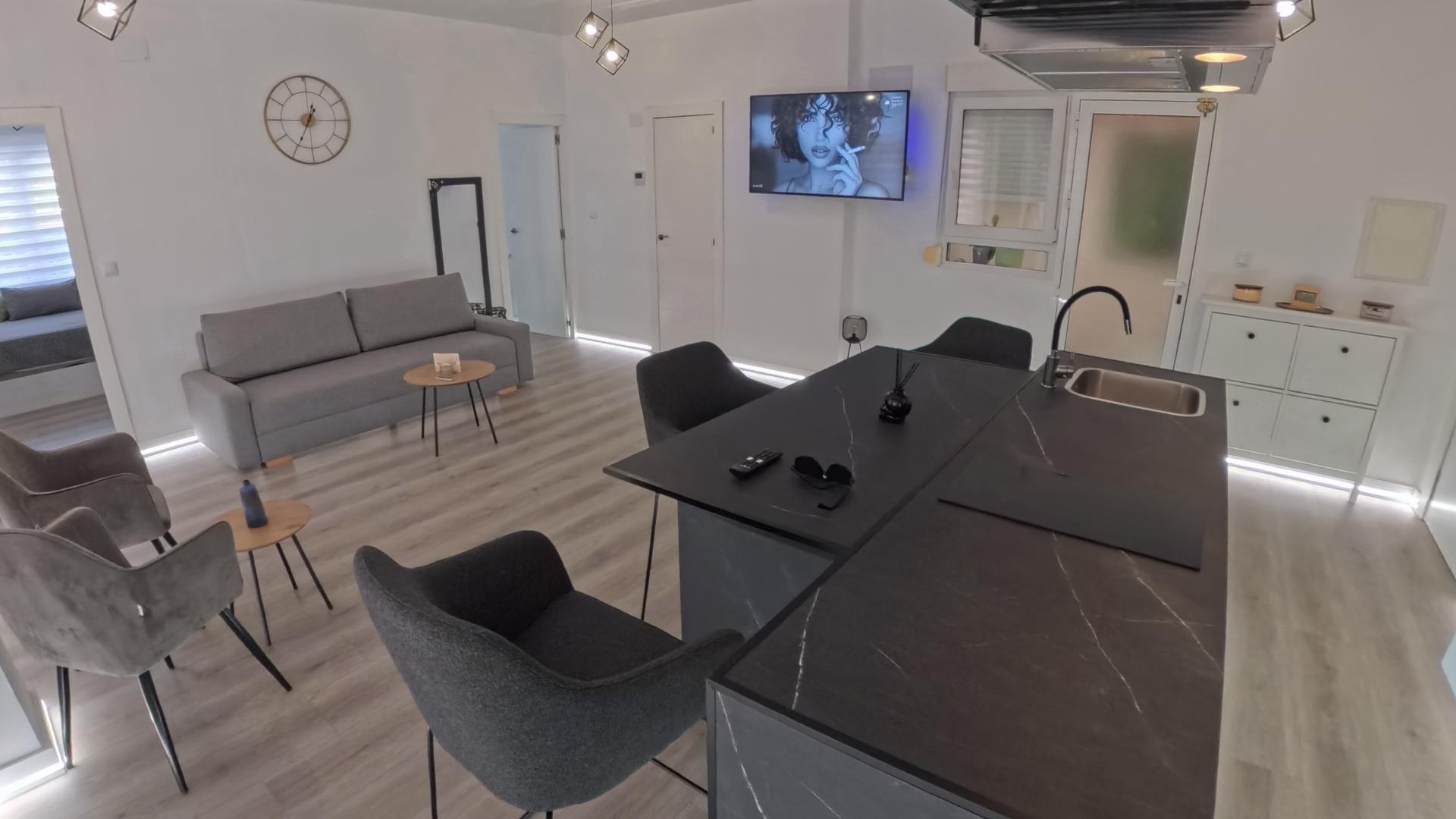 2 Bed, 1 Bath, ApartmentFor Sale, Torrevieja, Alicante