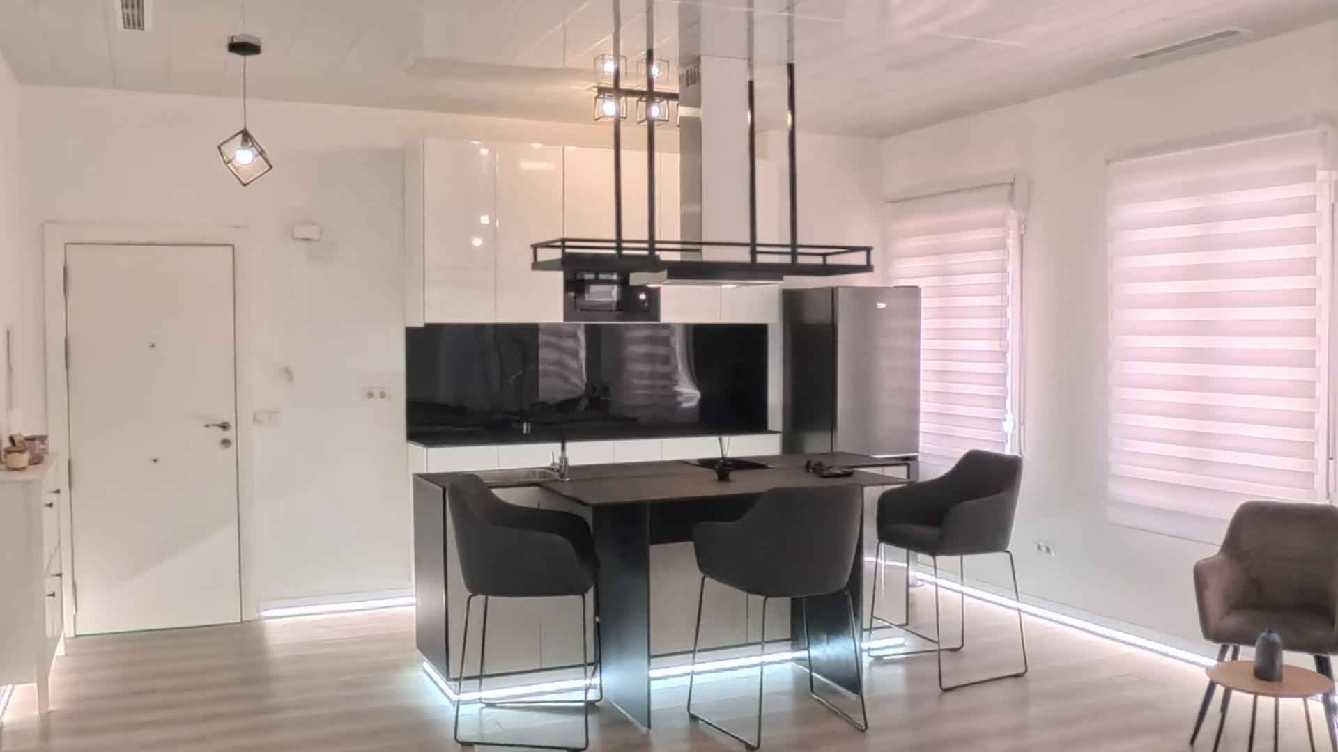 2 Bed, 1 Bath, ApartmentFor Sale, Torrevieja, Alicante