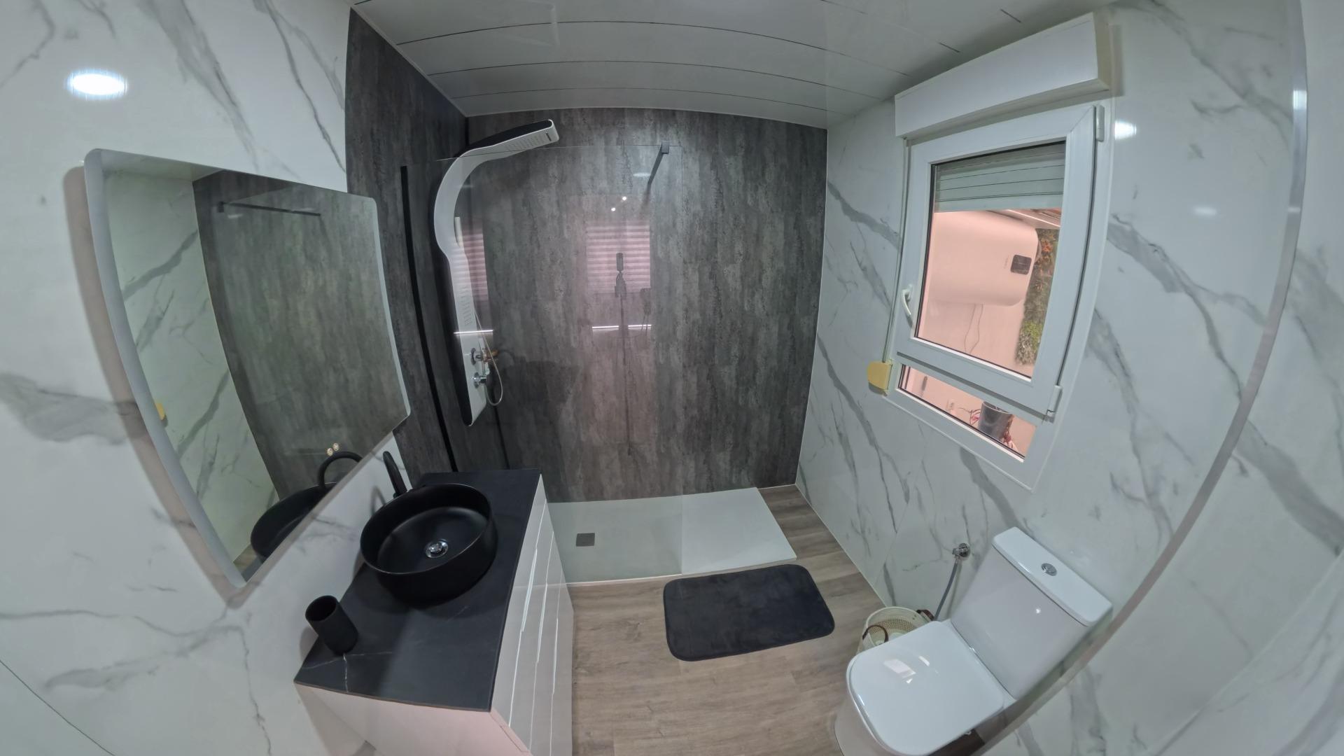 2 Bed, 1 Bath, ApartmentFor Sale, Torrevieja, Alicante