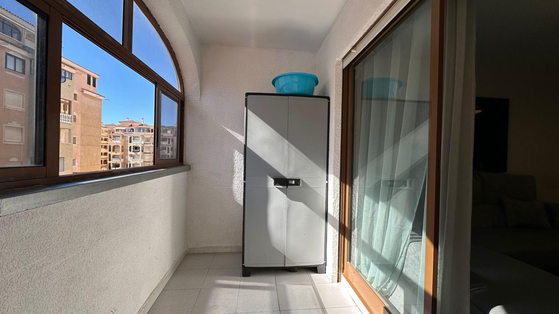 3 Bed, 1 Bath, ApartmentFor Sale, Torrevieja, Alicante