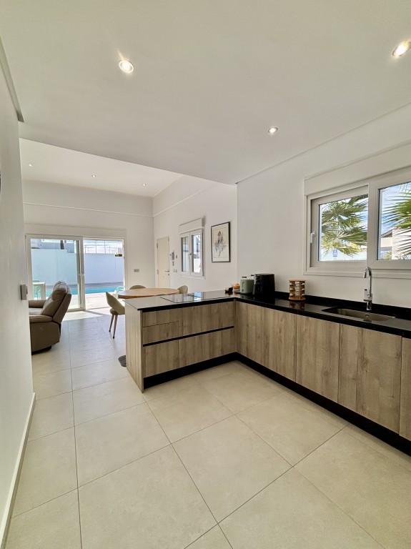 3 Bed, 2 Bath, HouseFor Sale, Benijofar, Alicante