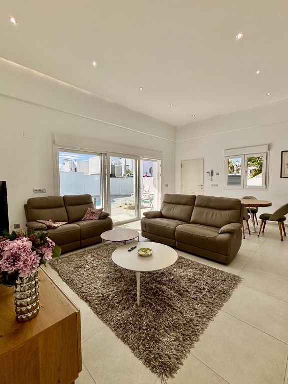 3 Bed, 2 Bath, HouseFor Sale, Benijofar, Alicante