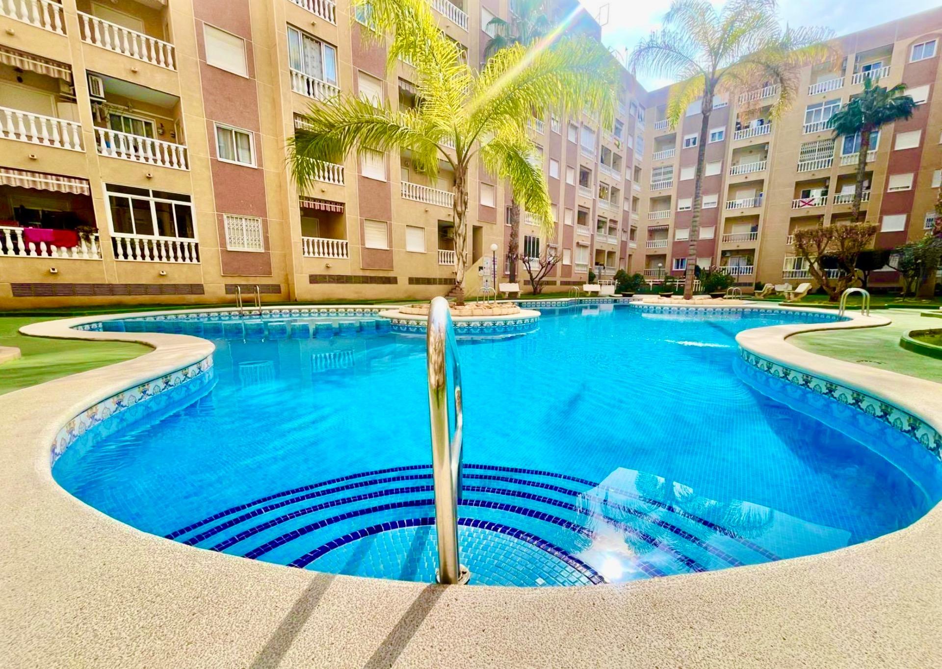 2 Bed, 1 Bath, ApartmentFor Sale, Torrevieja, Alicante