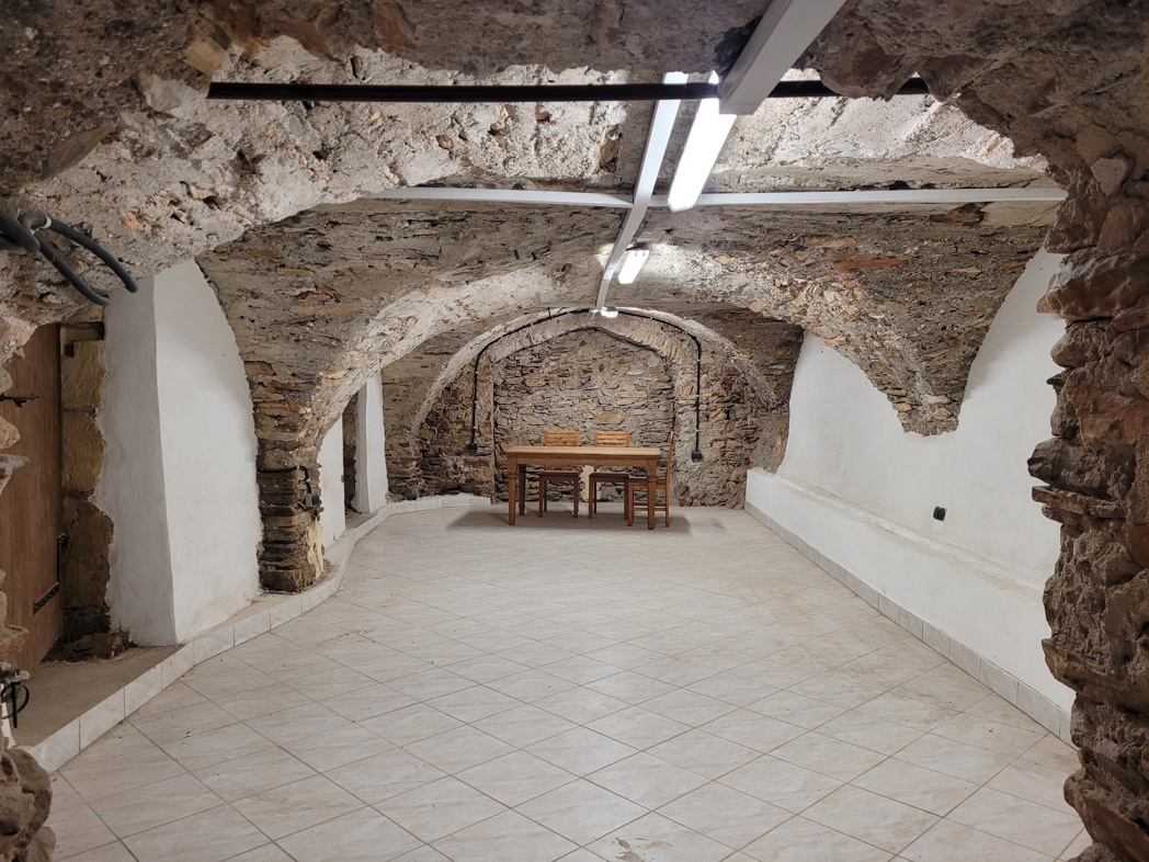 7 Bed, 4 Bath, HouseFor Sale, Faugeres, Herault, Languedoc-Roussillon, 34600