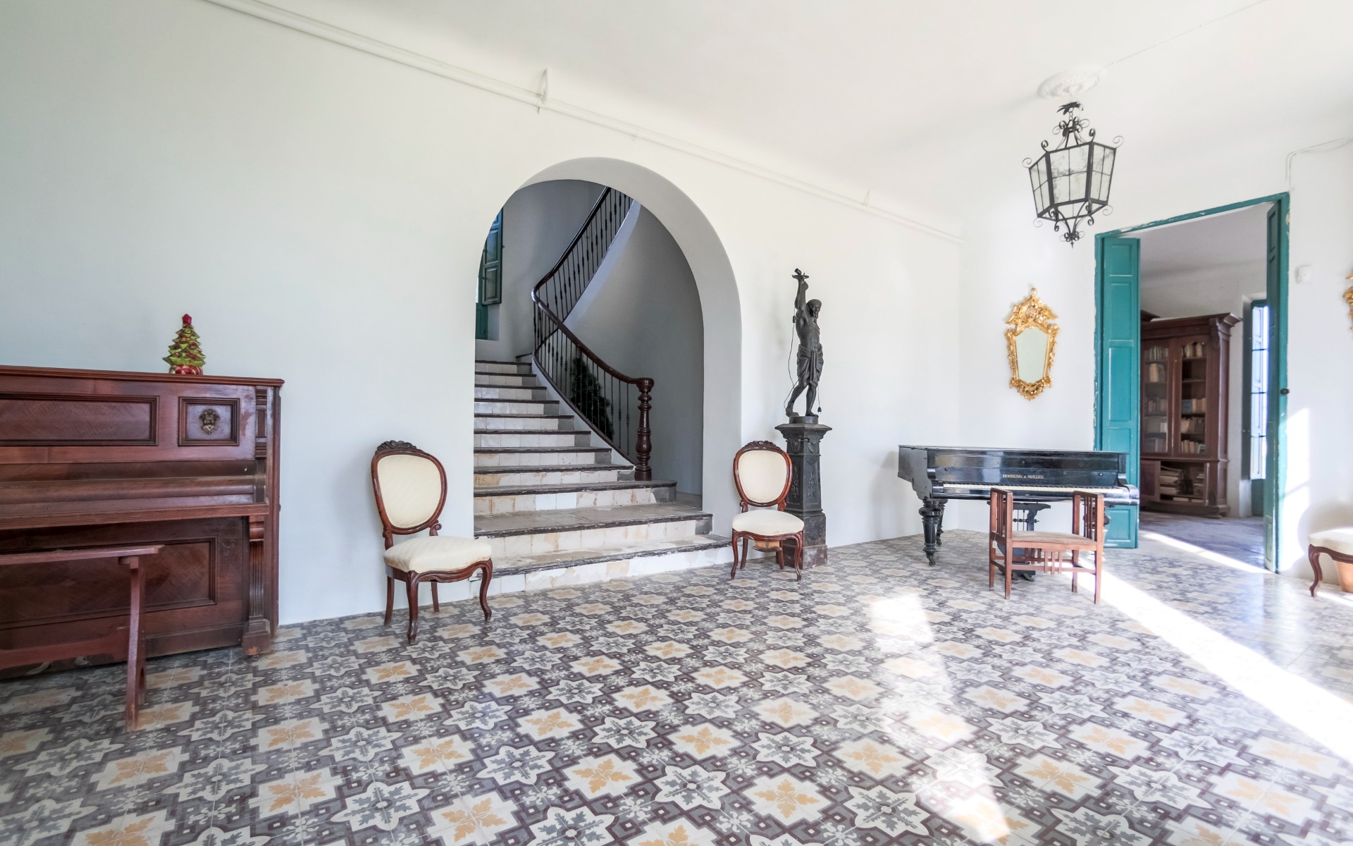 7 Bed, 3 Bath, HouseFor Sale, Alicante, Alicante