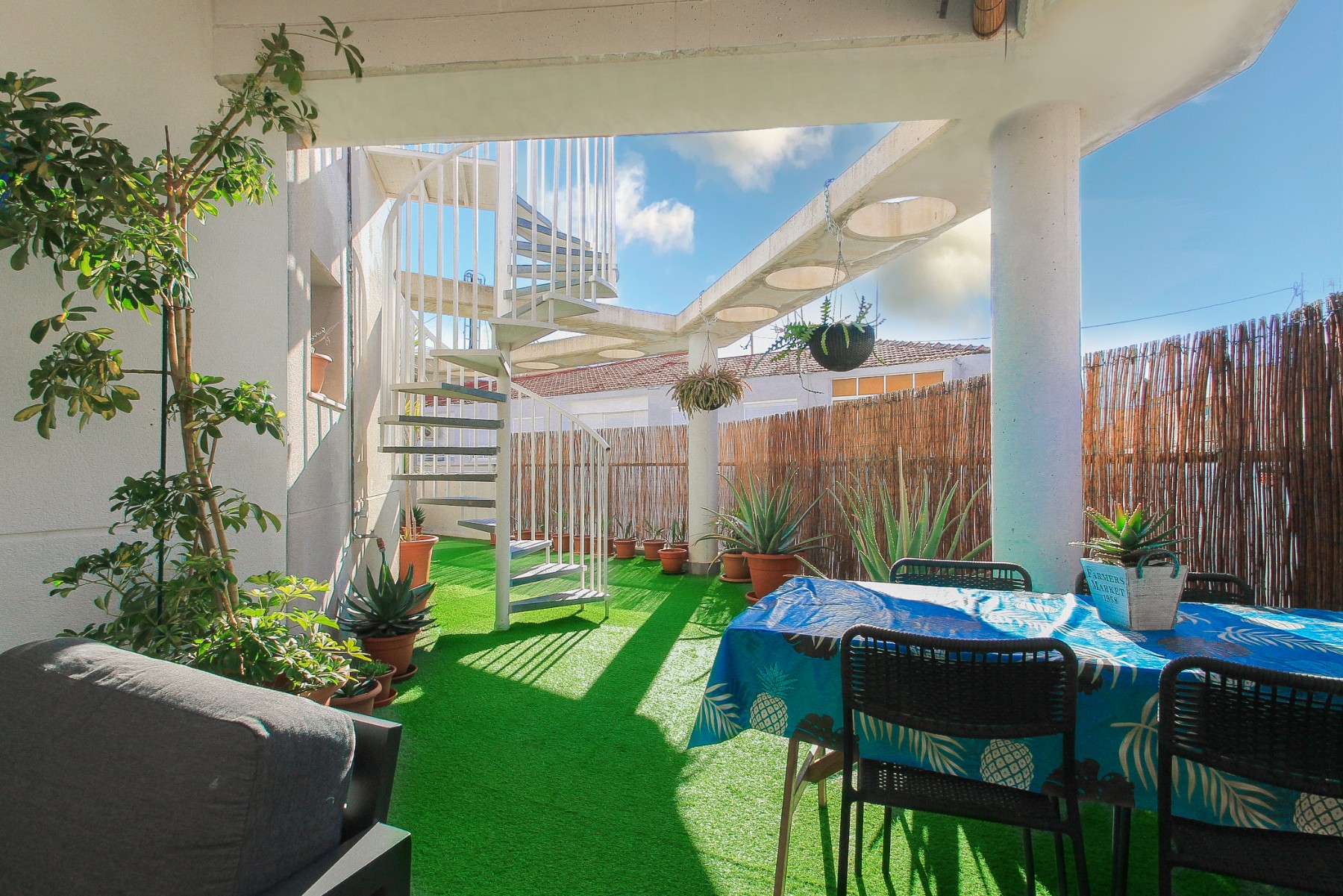 3 Bed, 2 Bath, ApartmentFor Sale, Alicante, Alicante