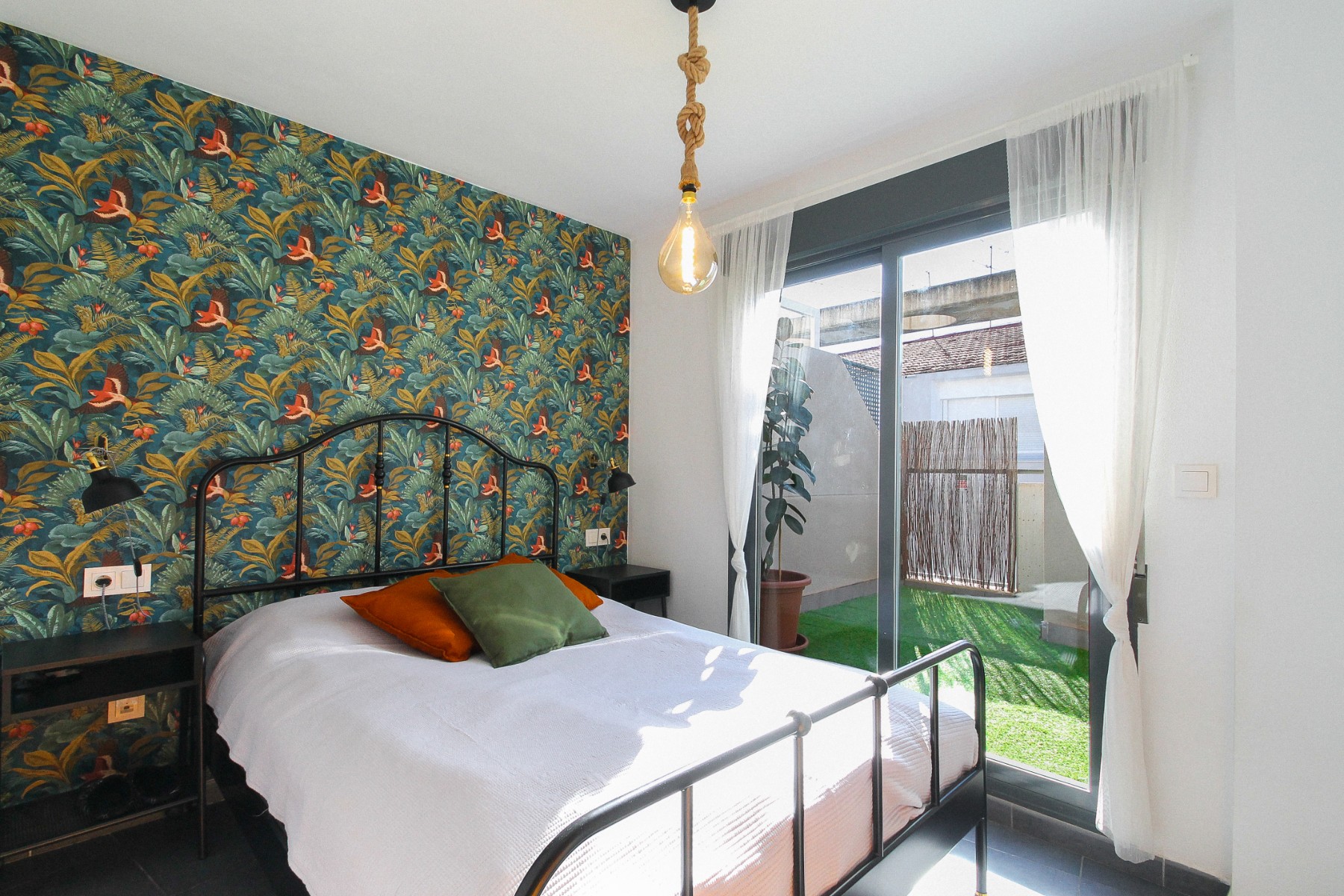 3 Bed, 2 Bath, ApartmentFor Sale, Alicante, Alicante