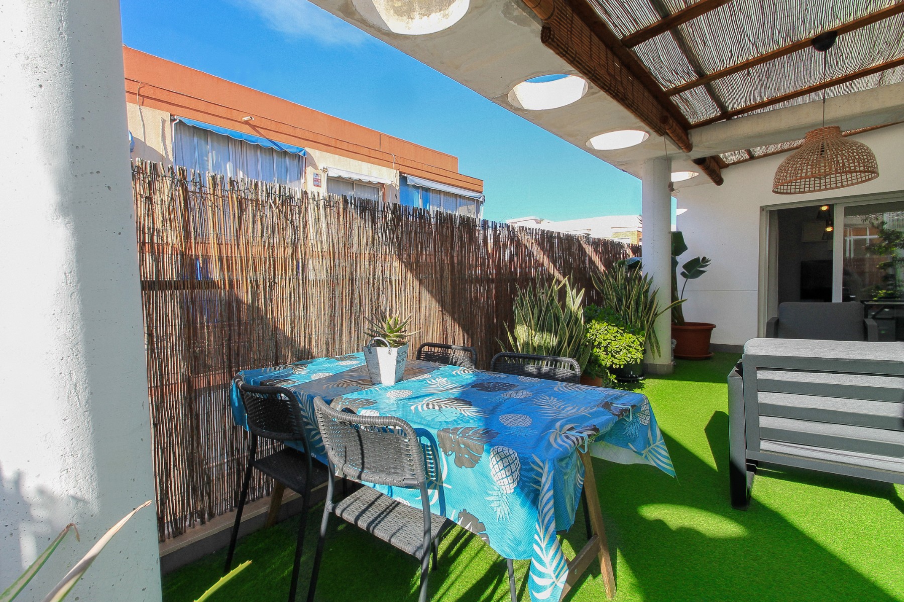 3 Bed, 2 Bath, ApartmentFor Sale, Alicante, Alicante
