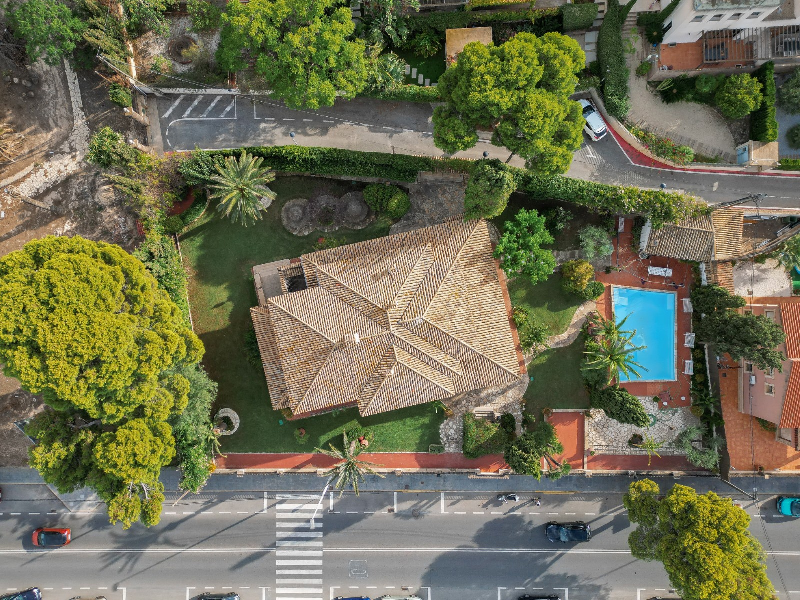 8 Bed, 4 Bath, HouseFor Sale, Alicante, Alicante