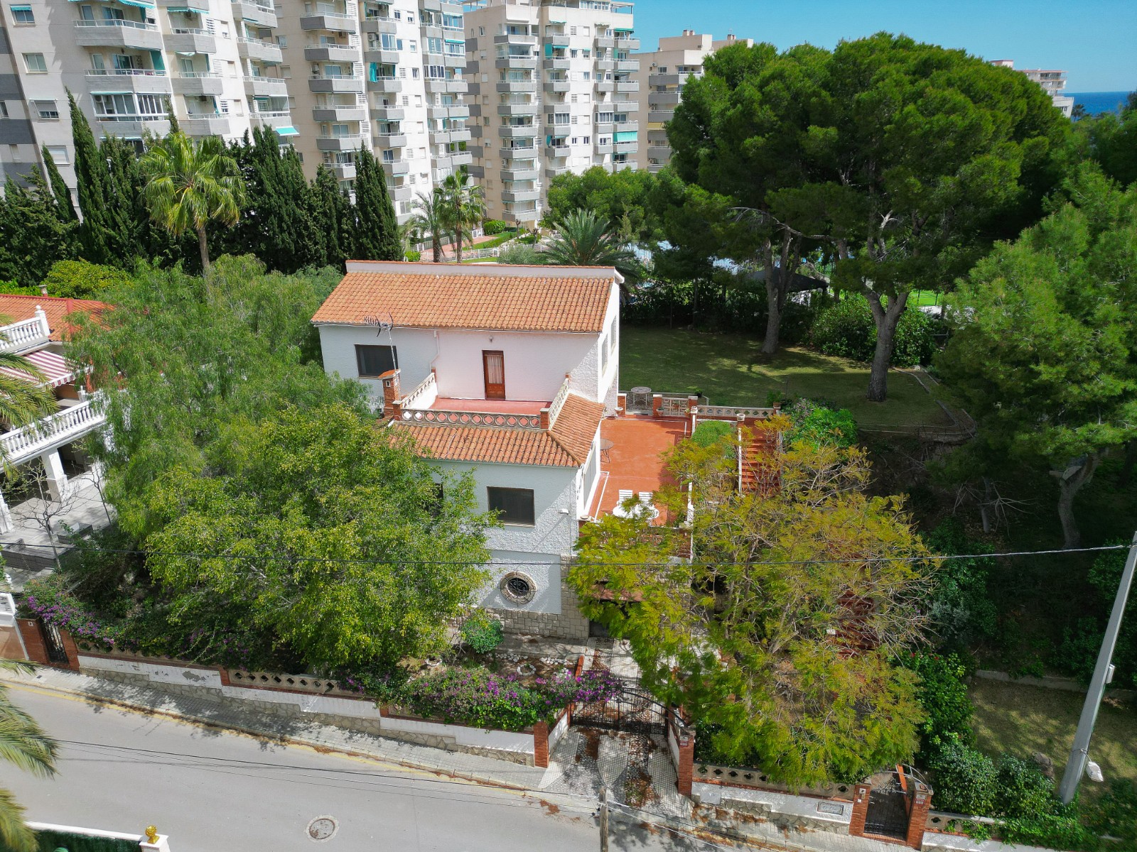 4 Bed, 3 Bath, HouseFor Sale, El Campello, Alicante