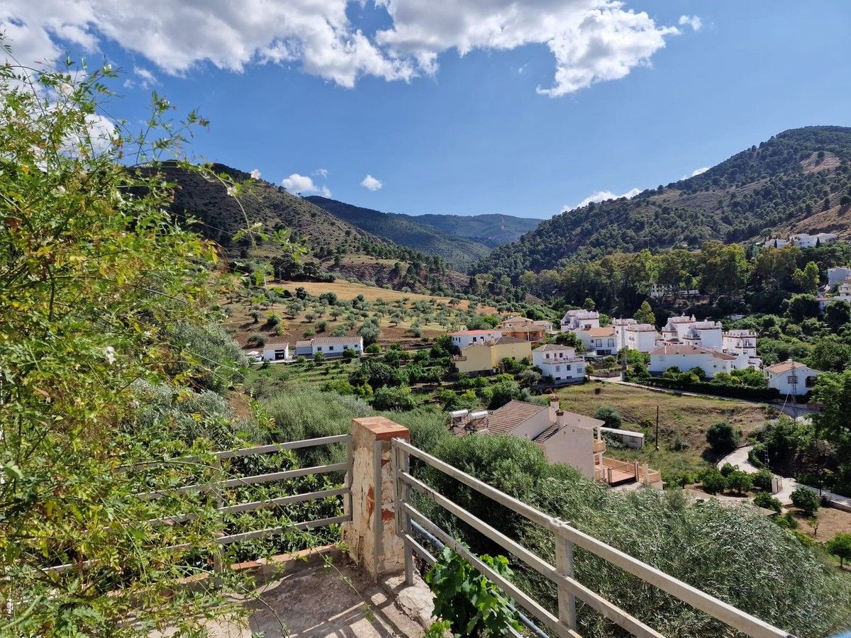 8 Bed, 3 Bath, HouseFor Sale, Tolox, Malaga