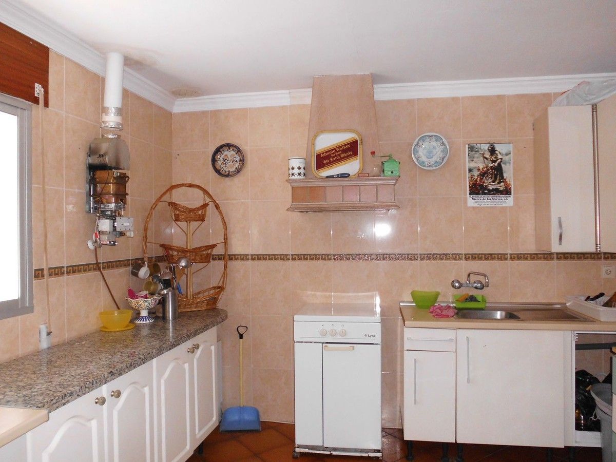 8 Bed, 3 Bath, HouseFor Sale, Tolox, Malaga