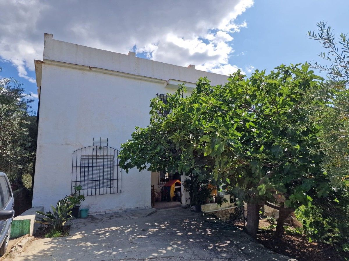 8 Bed, 3 Bath, HouseFor Sale, Tolox, Malaga