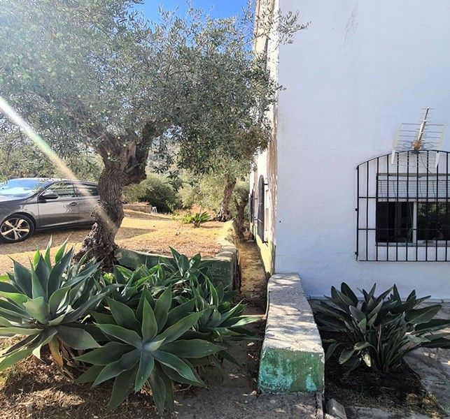 8 Bed, 3 Bath, HouseFor Sale, Tolox, Malaga