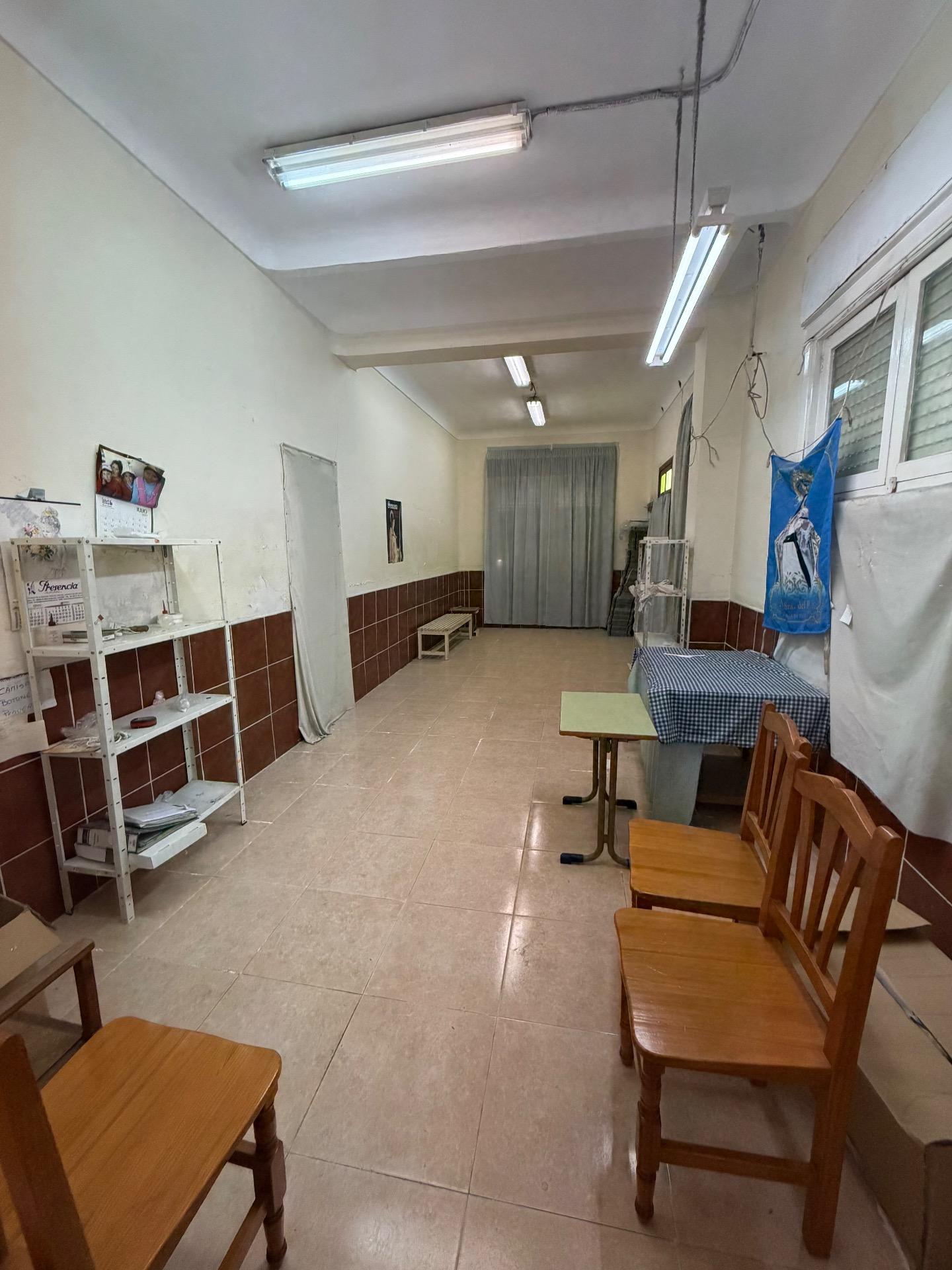 4 Bed, 1 Bath, ApartmentFor Sale, Almoradi, Alicante