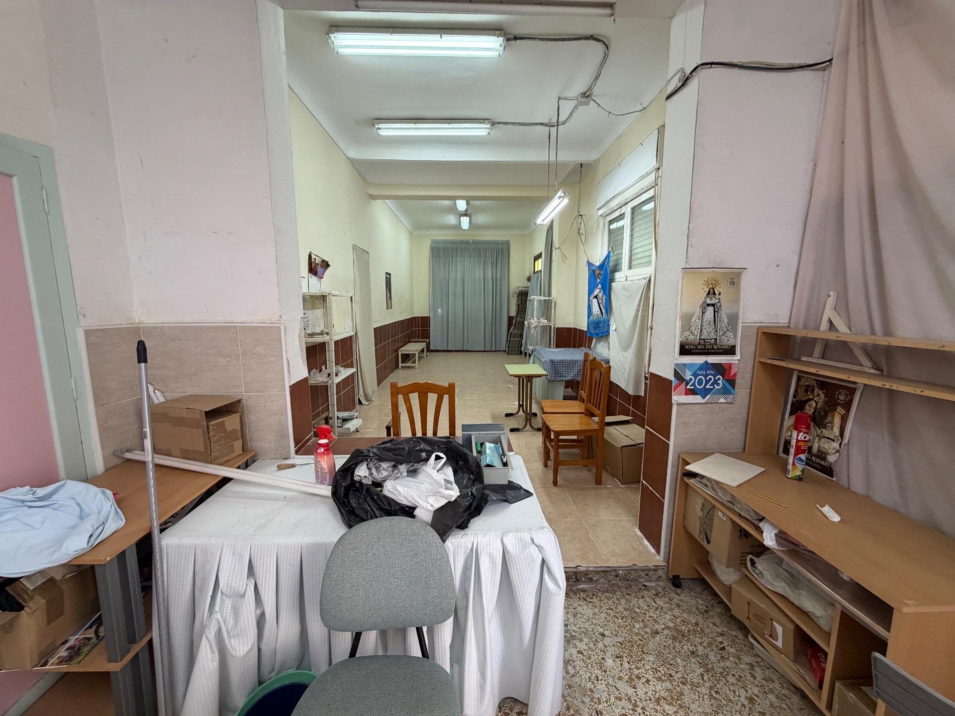 4 Bed, 1 Bath, ApartmentFor Sale, Almoradi, Alicante