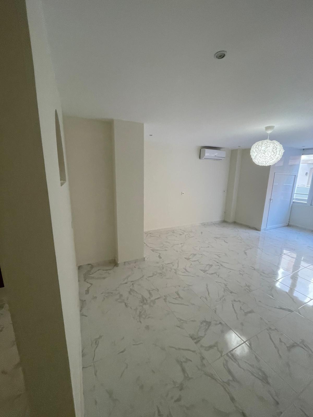 3 Bed, 2 Bath, ApartmentFor Sale, Torrevieja, Alicante