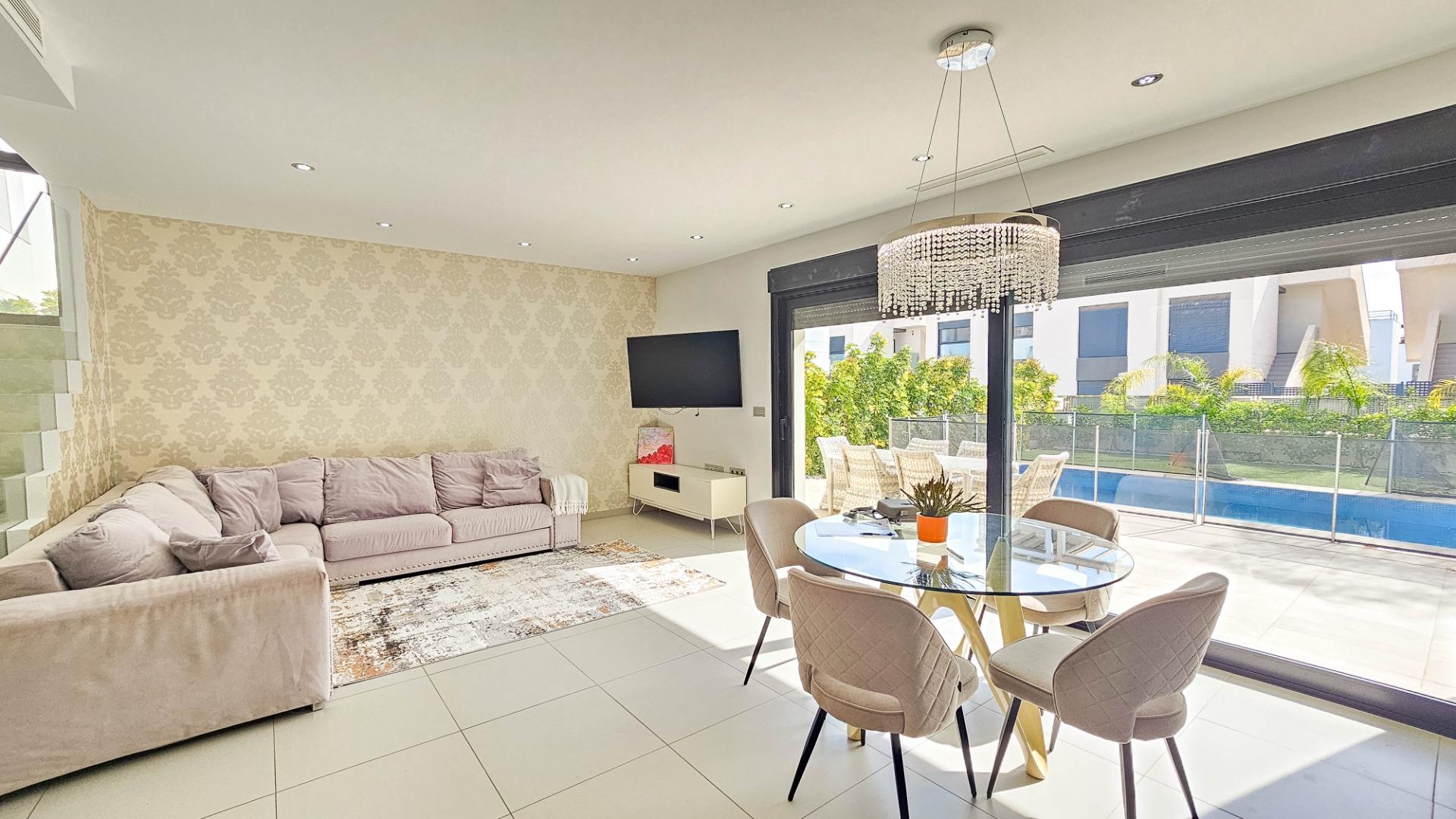 3 Bed, 2 Bath, HouseFor Sale, Rojales, Alicante