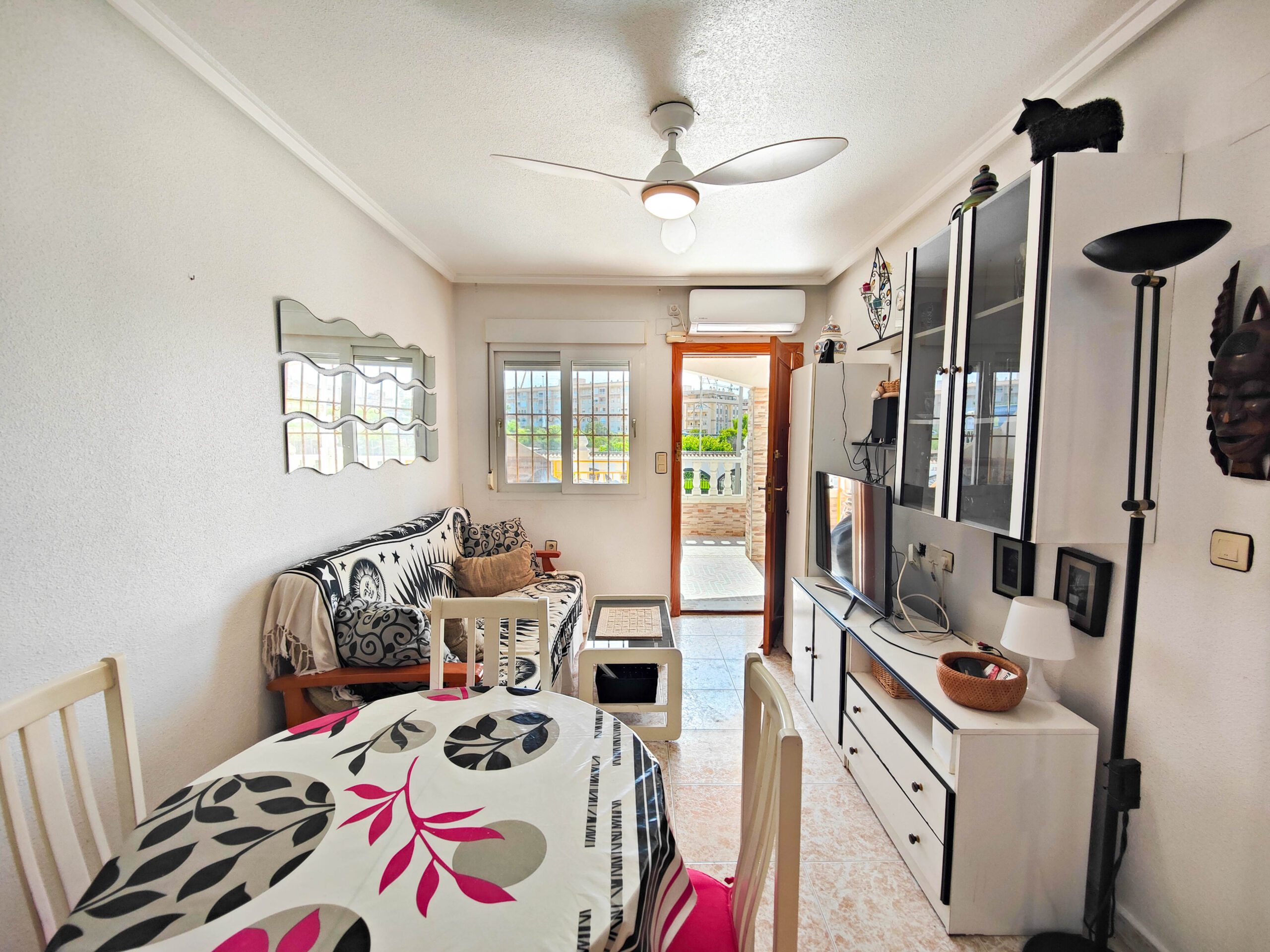 3 Bed, 1 Bath, ApartmentFor Sale, Torrevieja, Alicante