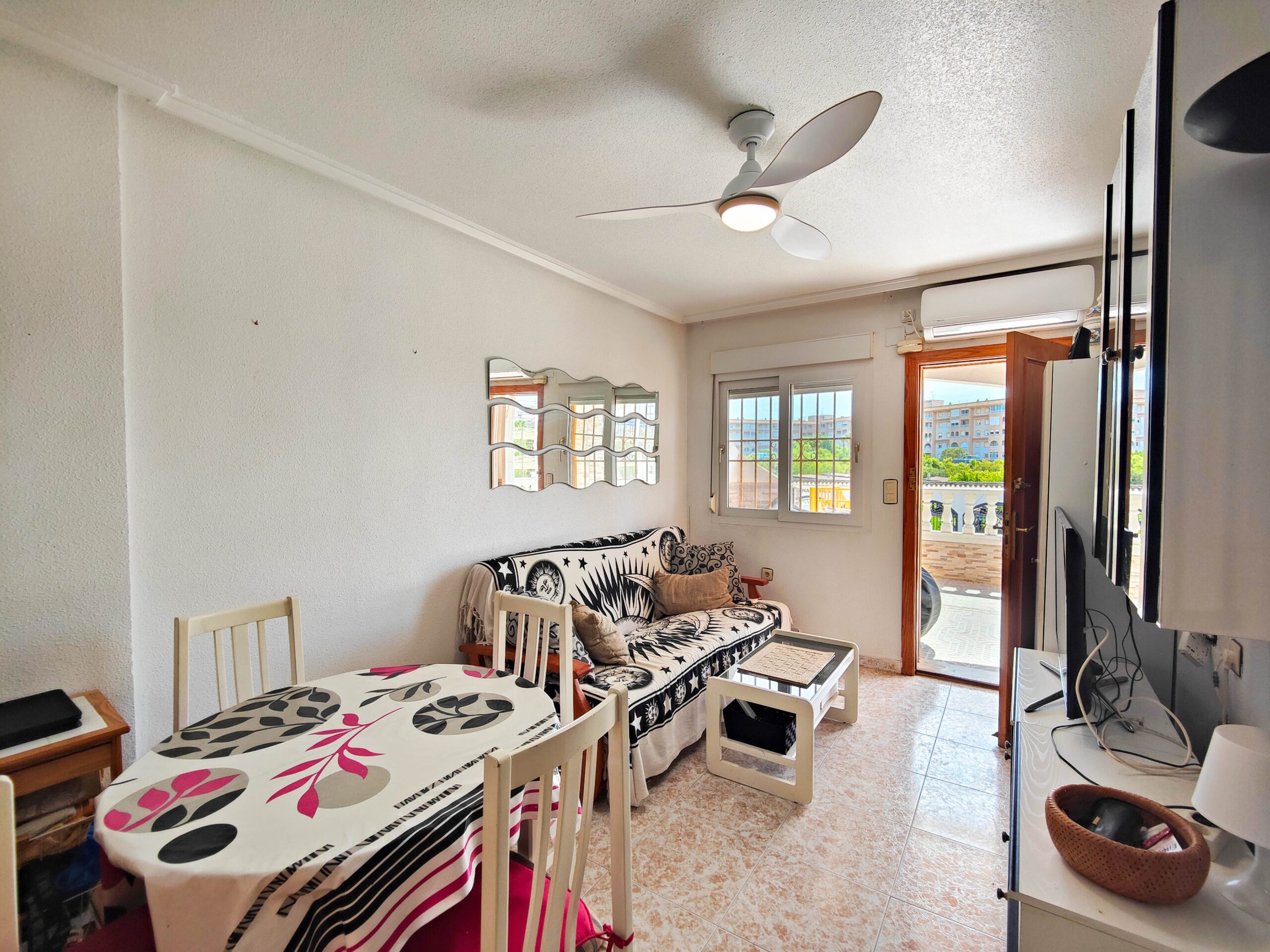 3 Bed, 1 Bath, ApartmentFor Sale, Torrevieja, Alicante